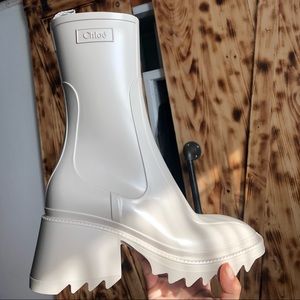 CHLOE BETTY RAIN BOOT EXCELLENT CONDITION